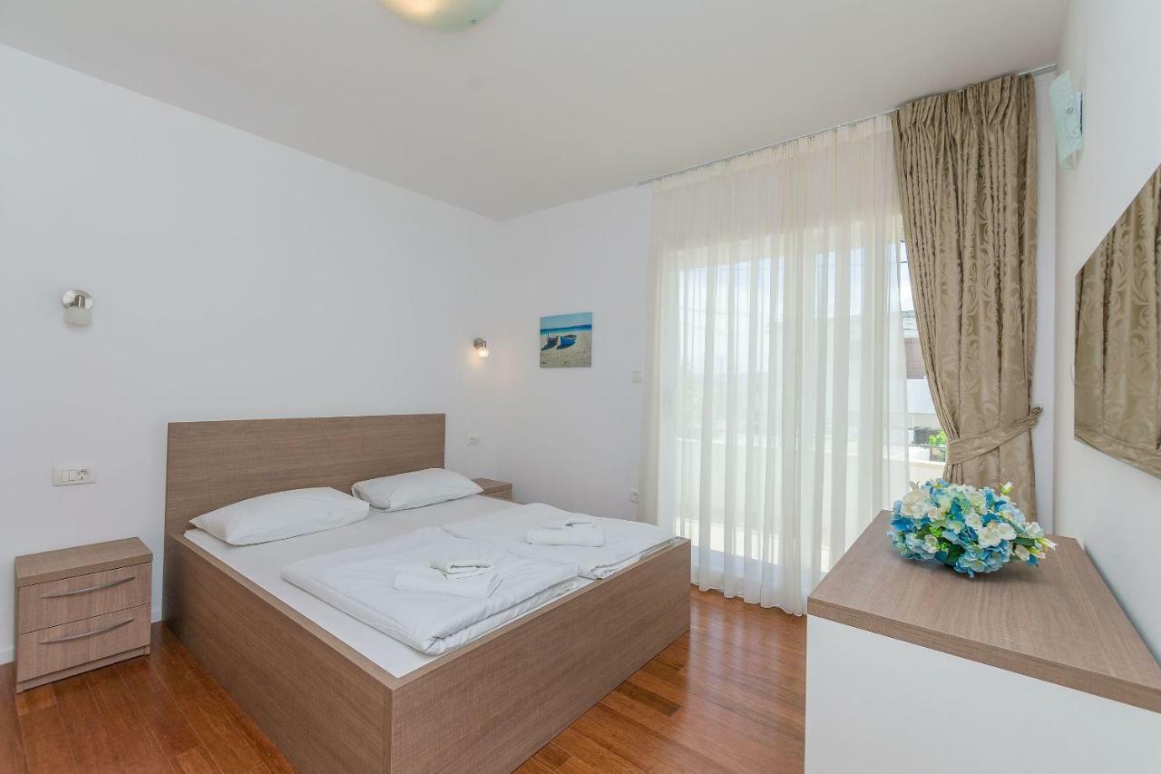Apartments Villa Aquamarine Duce Exterior photo